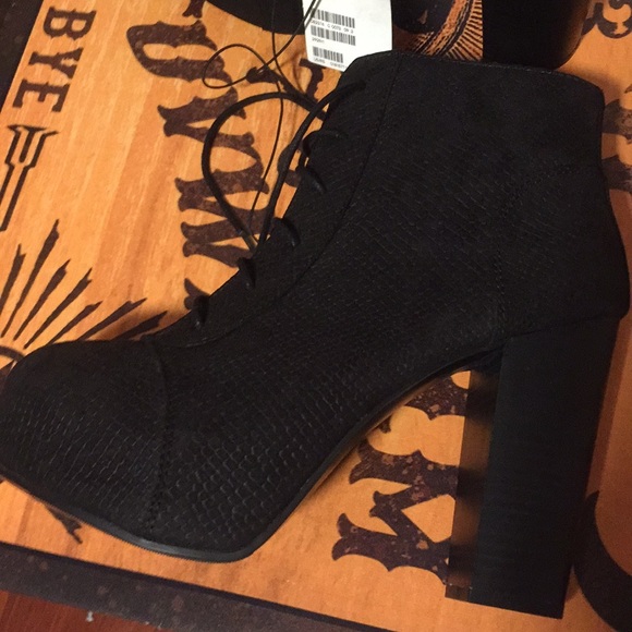 Black booties - Picture 2 of 3